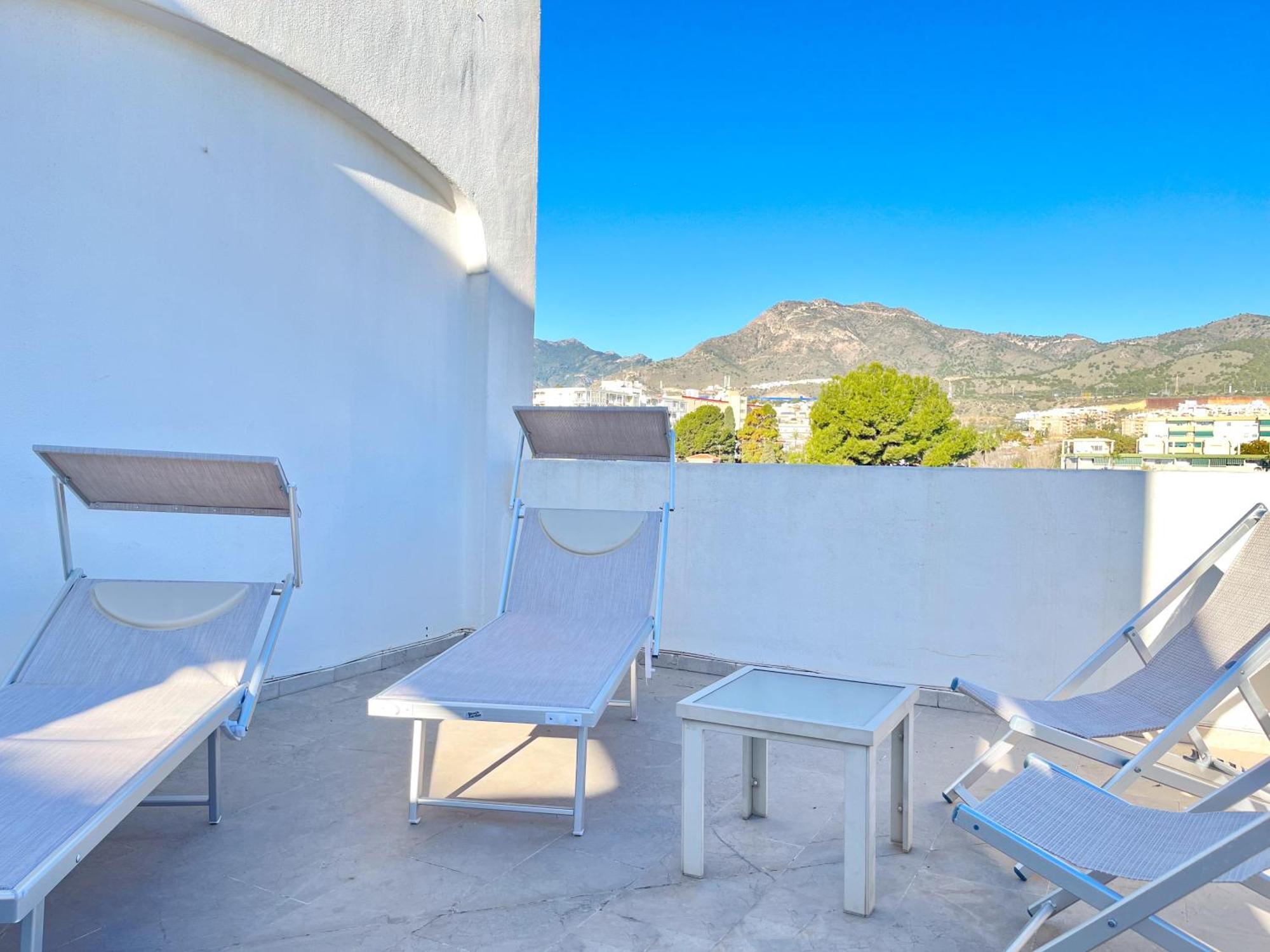 Appartement Spacieux Avec Terrasse Et Piscine Бенальмадена Экстерьер фото