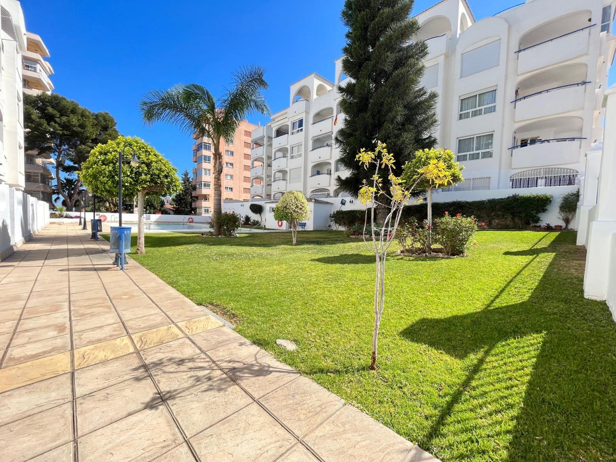 Appartement Spacieux Avec Terrasse Et Piscine Бенальмадена Экстерьер фото